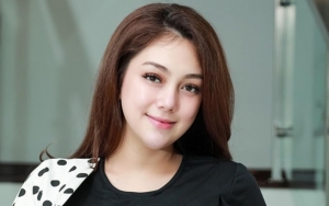 Positif Thinking, Ibu Celine Evangelista Yakin Rumah Tangga Sang Putri Baik-baik Saja