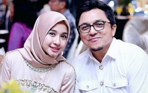 Emran Sang Mantan Pamer 'Istri Baru', Laudya C. Bella Fokus Ibadah di Bulan Rajab