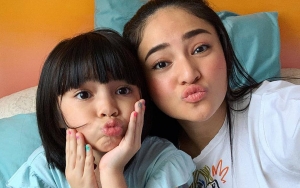 Marshanda Unggah Kebersamaan Sebelum Tidur, Wajah Cantik Sienna Banjir Pujian