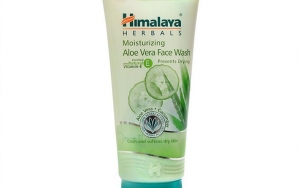 Himalaya Moisturizing Aloe Vera Face Wash