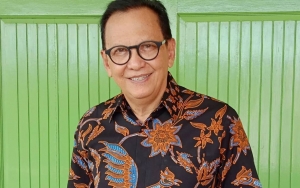 Kebanjiran, Begini Kondisi Roy Marten Yang Sedang Isolasi Mandiri Di Rumah