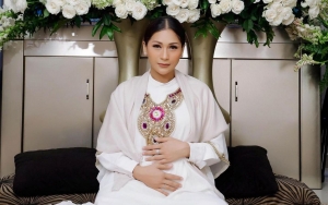 Tata Janeeta Cantik Natural Berkebaya Jawa, Terungkap Alasan Suami Beri Panggilan Mungil