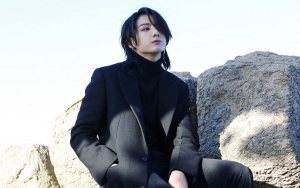Jungkook BTS Pamer Rambut Baru Hasil Semir Sendiri, Ponsel Retak Curi Fokus