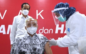 Tinjau Vaksinasi Guru, Jokowi Sebut Sekolah Tatap Muka Bakal Dibuka Juli Mendatang?