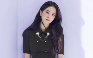 Jisoo Tampak Anggun Syuting 'Snowdrop', Ceria Terima Hadiah Dari Member BLACKPINK