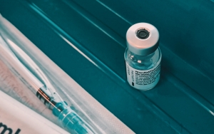 Nakes Sudah Divaksinasi COVID-19, Bakal Pengaruhi Angka Kematian Pada Dokter?