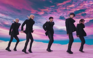 iKON Ungkap Penyesalan dan Kesedihan Patah Hati Lewat MV Comeback 'Why Why Why'