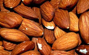 Kacang Almond