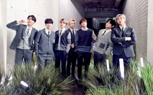 BTS Cetak Sejarah sebagai Artis Asia Pertama yang Raih Global Recording Artist of the Year Award 