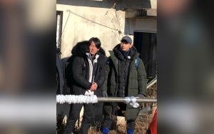 Ekspresi Minho SHINee Saat Saksikan Jang Hyuk Olahraga di 'Laws of the Jungle' Jadi Sorotan