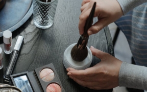 Bedak untuk Makeup Tahan Lama