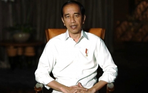 Tinjau Vaksinasi COVID-19 Pekerja Seni, Jokowi Apresiasi Semangat Seniman dan Budayawan