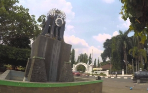 Polisi Ringkus 16 Orang Diduga Aliran Sesat Ritual Berendam Telanjang Bareng di Pandeglang