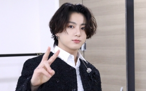 Ganteng Banget dengan Rambut Biru, Aksi Jungkook BTS Main Drum Tak Terlupakan