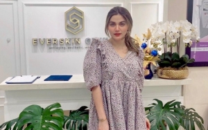 Hilda Vitria Jawab Kemungkinan Balikan dengan Billy Syahputra, Sering Tukar Kabar?