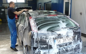 Mencuci Mobil