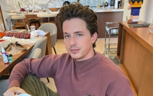 Charlie Puth Beri Balasan Menohok Usai Fotonya Jadi Sasaran Body Shaming