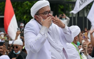 Habib Rizieq Heran Didakwa Langgar Prokes, Tuding Mahfud MD Bersalah Soal Kerumunan di Soetta