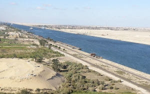 Heboh Kapal Raksasa Nyangkut Bikin Macet, Ini 7 Fakta Menarik Terusan Suez yang Jarang Diketahui