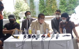 Hotman Paris Akui 'Kalah', Ternyata Ini Alasan Hotma Sitompul Pagari Rumah