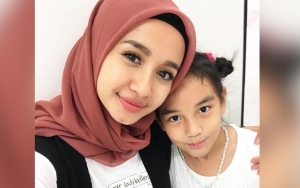 Laudya C. Bella Unggah Pesan 'Kebaikan' Saat Eks Putri Tiri Ultah Dicium Ibu Baru
