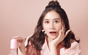 Bikin Gemes, Prilly Latuconsina Asyik Main Perosotan Malah Ramai Disebut Mirip Anak TK