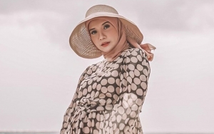 Zaskia Sungkar Akhirnya Pamer Wajah Tampan Sang Bayi Tanpa Sensor, Langsung Bikin Salfok