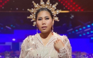 Unggah Foto Test Pack Garis Dua, Evi Masamba Kabarkan Kondisi Janin