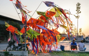 Menerbangkan Layang-Layang, Bermuda