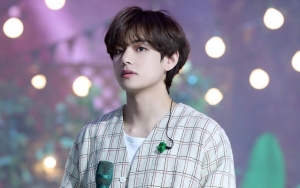 V BTS Terakhir Selfie 6 Bulan Lalu, Alasannya Nggak Bisa Dipercaya