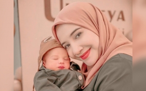 Zaskia Sungkar Pertemukan Sang Putra Dengan Nenek Buyut, Usianya Bikin Takjub