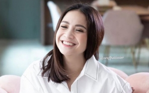 Nagita Slavina Pakai 'Baju Bolong' Saat Jenguk Bayi Zaskia Sungkar, Harganya Bikin Jantungan!