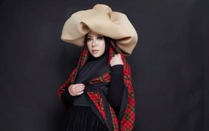 Melly Goeslaw Tutup Kolom Komentar Selama Ramadan: Kita Fokus Ibadah