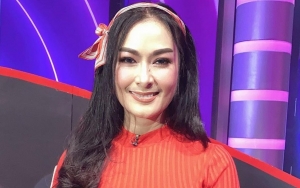 Iis Dahlia Salah Lirik 'Marhaban Tiba' Langsung Banjir Reaksi Julid