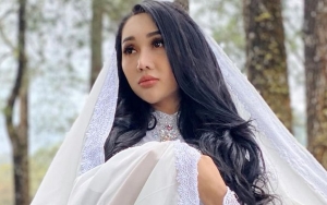 Lucinta Luna Tuai Kecaman Usai Bagikan Video 'Kendarai' Lumba-lumba