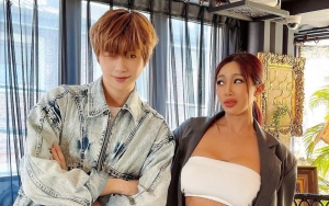 Jessi Blak-Blakan Tunjukkan Kekaguman Saat Periksa Wajah dan Tubuh Kang Daniel