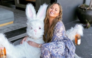 Chrissy Teigen Kembali Main Twitter Pasca Hampir Sebulan Umumkan Tutup Akun