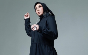 Ikut Demam 'Penthouse', Kocaknya Melly Goeslaw Pamer Jadi Salah Satu 'Pemain'