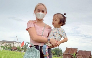 Sudah Negatif Covid-19, Joanna Alexandra Pilih Tetap Tinggal di Wisma Atlet Demi Anak