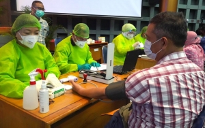 Jubir Vaksin COVID-19 Sebut Perkantoran Di DKI Abai Prokes Setelah Vaksinasi