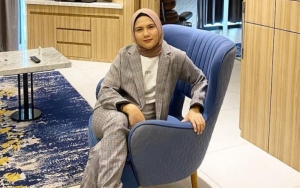 Evelin Nada Anjani Santai Tanggapi Cibiran Soal Buka Tutup Hijab