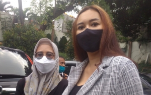 Resmi Bercerai, Aura Kasih Jadi Insecure Sandang Status Baru Sebagai Janda