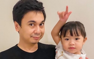 Stylish Abis! Intip 7 Gaya Busana Alea Putri Raditya Dika yang Bak Model