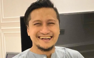 Begini Reaksi Arie Untung Soal Pernikahan 'Mendadak' Ustaz Abdul Somad