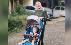 Fitri Tropica Abadikan Momen Gemas Si Putri Kecil Ngomong 'Gelay', Bikin Syok Sekaligus Heran