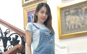 Cara Kezia Karamoy Gendong Anak Sambil Joget TikTok Bikin Khawatir