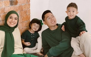 Iseng, Rizky Kinos-Nycta Gina Kompak Goda Sang Anak Sampai Bikin Ngakak