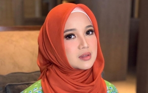 Dikritik Gara-Gara Foto Salat, Chacha Frederica Baper Ngeluh Capek Tanggapi Netizen