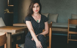 Nora Alexandra Pamer Pose Duduk Bikin Salah Fokus, Balas Kocak Dikira Lagi Hamil