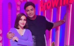 Bantah Pernah Ciuman Bibir, Ayu Ting Ting Ngamuk Minta Ivan Gunawan Segera Klarifikasi